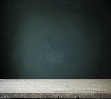 Bira varil üzerinde ahşap arka plan masaya