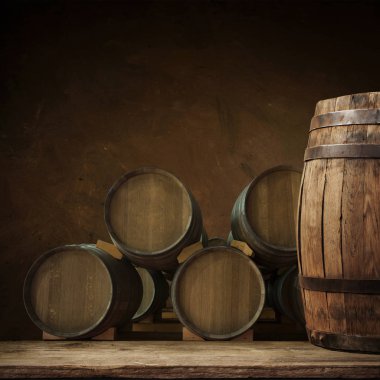 Tuğla duvar ve varil