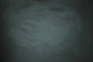 Tahta meşe varili beyaz arkaplanda izole edilmiş.