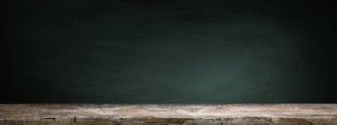 fıçının arka planı ve aşınmış eski ahşap masa