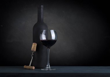 Tuscany, İtalya 'da üzüm bağında kırmızı şarap