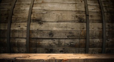 yeşil zemin üzerine ahşap güverte tablo