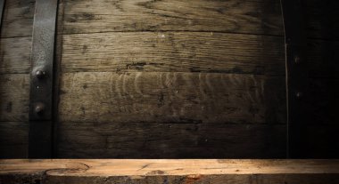 yeşil zemin üzerine ahşap güverte tablo