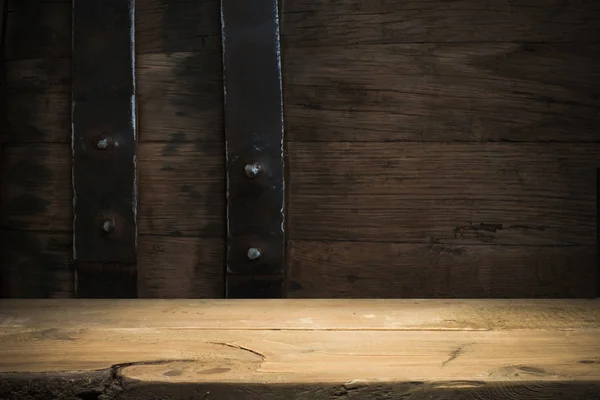 Barril de carvalho de madeira isolado sobre fundo branco — Fotografia de Stock