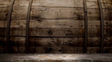 fıçının arka planı ve aşınmış eski ahşap masa