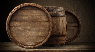 fıçının arka planı ve aşınmış eski ahşap masa