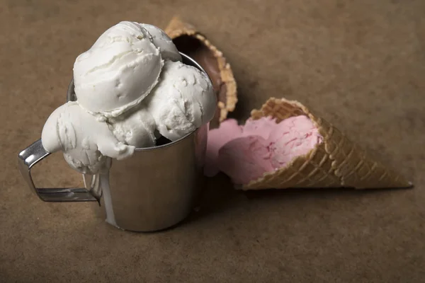 Strawberry ice cream ball on pink background, top view — Stock Photo, Image