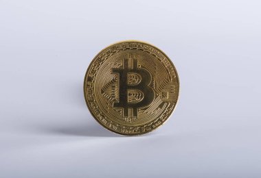 Cryptocurrency fiziksel bitcoin paralar renkli. Pembe bitcoin, mavi bitcoin ve sarı bitcoin