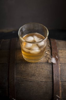 Buzlu viski. Kopya alanı ile Üstten Görünüm