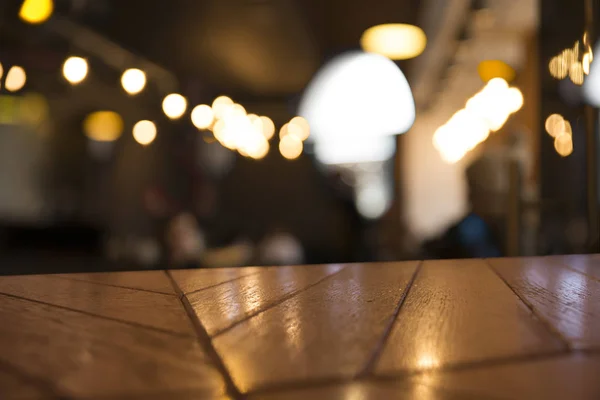 Bordsdisk Bar restaurang bakgrund med människor — Stockfoto