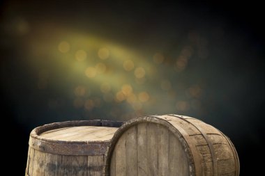 Koyu arkaplanda bira, bira, bardak, köpük,