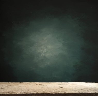 Tahta kahverengi tahıl dokusu, koyu duvar arkaplanı, ahşap masa manzarası.