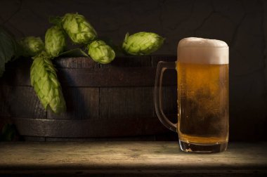 fıçının arka planı ve aşınmış eski ahşap masa