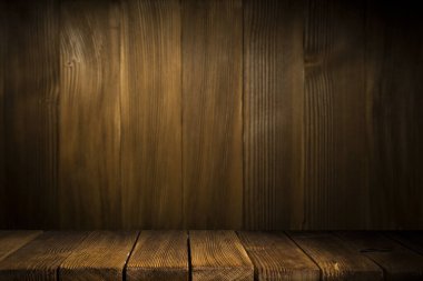 Resterant ışıkların soyut bulanık arkaplanının önündeki ahşap tablo resmi