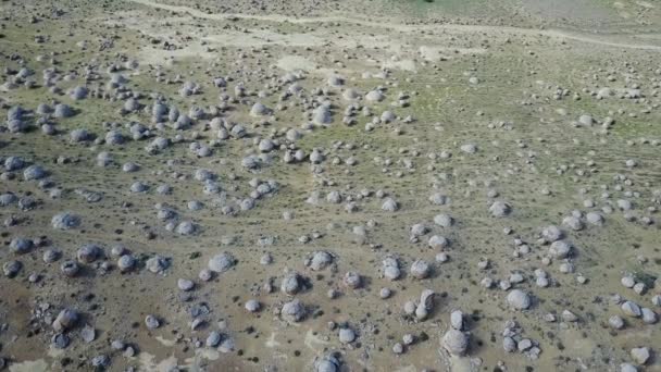 Widok na dolinę guzka na półwyspie Mangyshlak w Kazachstanie — Wideo stockowe