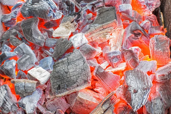 Спалювання вугілля барбекю — стокове фото