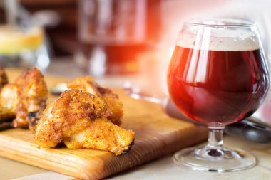 Tavuk ızgara ve bira.