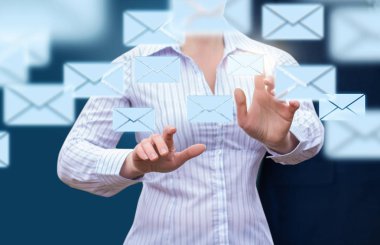 Müşteriler Internet üzerinde e-postayla gönderme.