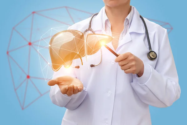 Doktor karaciğer gösterir.