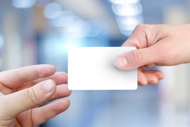 Ödeme için ödeme kartı iletimi .