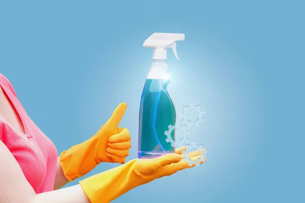 I hand spray för effektiv rengöring. — Stockfoto