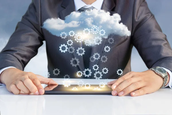 Datenübertragung aus der Cloud einrichten . — Stockfoto