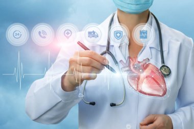 Doktor kalp sağlığını teşhis eder .