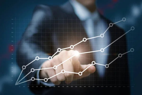 Businessman mengklik jadwal statistik keuangan  . — Stok Foto