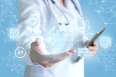 Doktor tıbbi bakım yapısını gösterir .