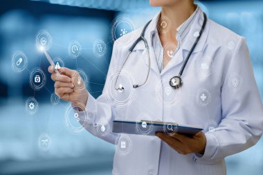 Doktor tıbbi bakımın yapısını gösteriyor. .