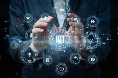 İşadamı eli nesnelerin internet diyagramını engelliyor .
