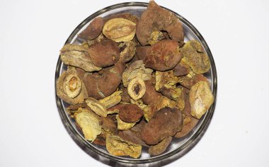 Baheda, Tropikal Badem, Bibhitaki, Terminalia Bellirica, piç mirobalyan, Bahera Güneydoğu Asya 'da geleneksel ayurvedik tıbbı olarak kullanılır. Kurutulmuş fındık Çekirdek tohumları