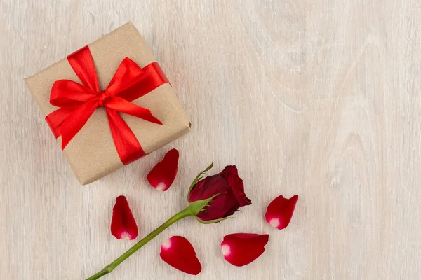 Valentine Day Concept Gift Box Red Rose Wooden Table — 스톡 사진
