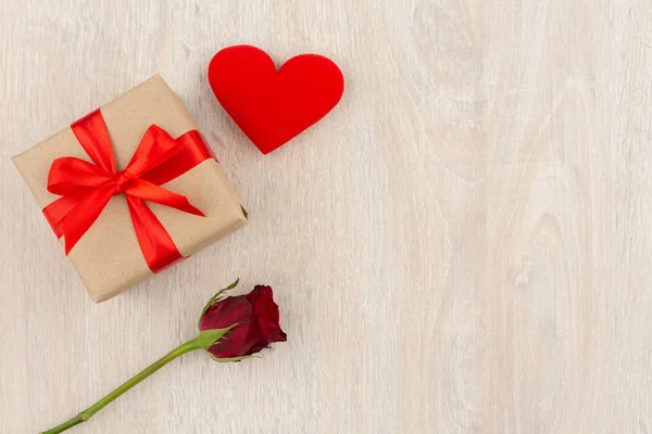 Valentine Day Concept Gift Box Heart Red Rose Wooden Table — 스톡 사진