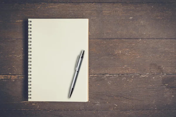 Blank notebook and on wood table with space. — Stock Photo, Image