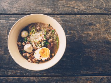Tay şehriye ahşap tablo alanı kapatın