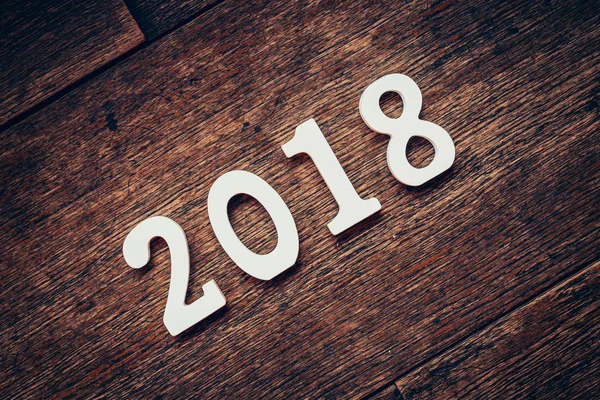 Dřevěná čísla tvoří číslo 2018, na nový rok 2018 na — Stock fotografie