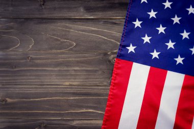 Ahşap duvar arka plan ve doku ile yer ABD bayrağı