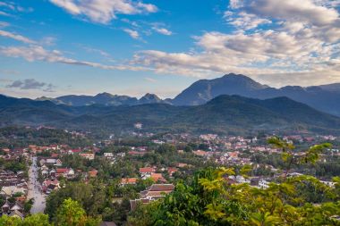 Bakış açısı ve güzel peyzaj luang prabang, Laos.