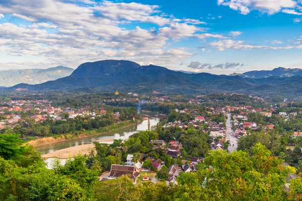 Synvinkel och vackra landskap i luang prabang, Laos. — Stockfoto