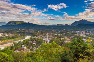 Bakış açısı ve güzel peyzaj luang prabang, Laos.