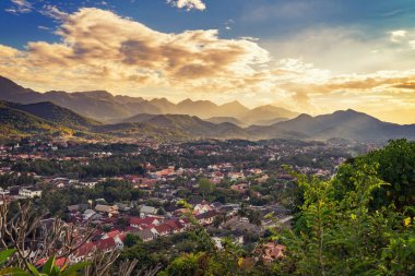 Luang Prabang, Laos, gün batımında bakış açısı için peyzaj.