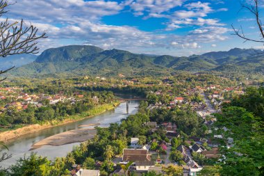 Luang Prabang, Laos, gün batımında bakış açısı için peyzaj.