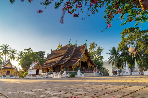 Wat Xieng Thong (Золотий Храм місто) в Луанг Прабанг, Лаосу. Се — стокове фото