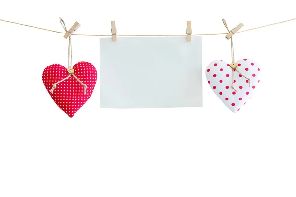 Heart and balnk paper hanging on isolated white with clipping pa — Stock Photo, Image