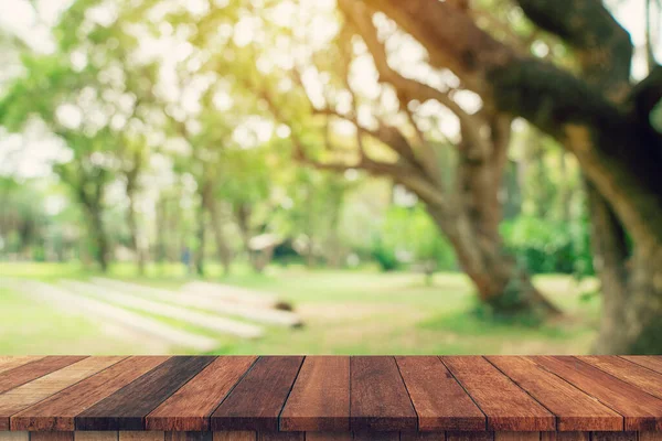 Mesa Madera Vacía Bokeh Desenfocado Fondo Borroso Árboles Jardín Luz — Foto de Stock