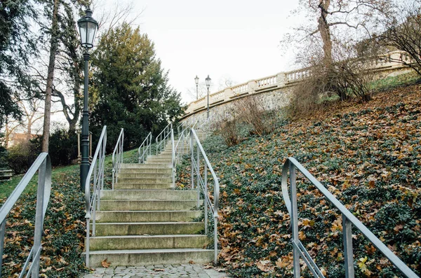 Prague, Vinohrady, Havlicek Gardens (connu sous le nom Grebovka) escaliers — Photo