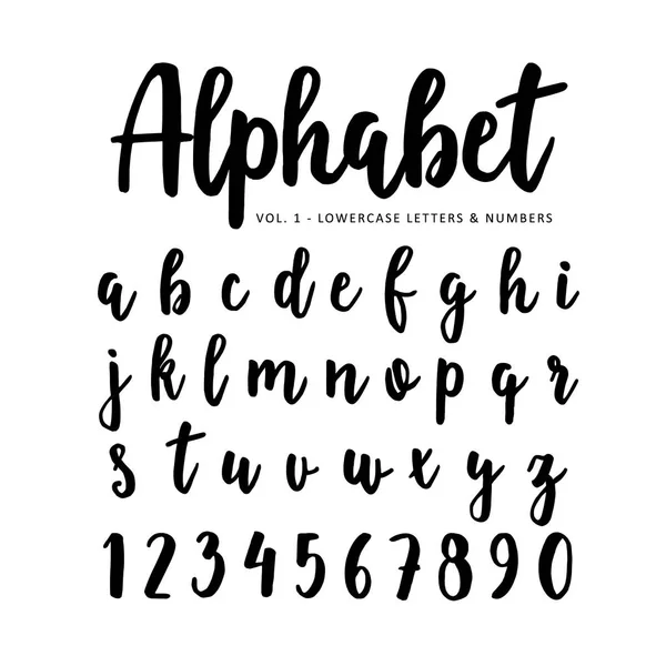 Alphabet vectoriel dessiné à la main, police. Lettres et chiffres isolés écrits avec marqueur ou encre, écriture au pinceau . — Image vectorielle