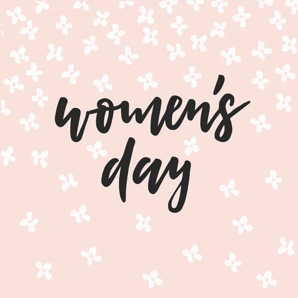 8 de marzo, Tarjeta de felicitación para el día de la mujer, invitación con texto con letras de mano, flores blancas y fondo rosa. Ilustración vectorial . — Vector de stock