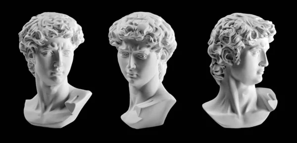 大卫头像的石膏雕像米开朗基罗的大卫雕像石膏复制品被隔离在黑色背景上 古希腊雕塑 英雄雕像 — 图库照片